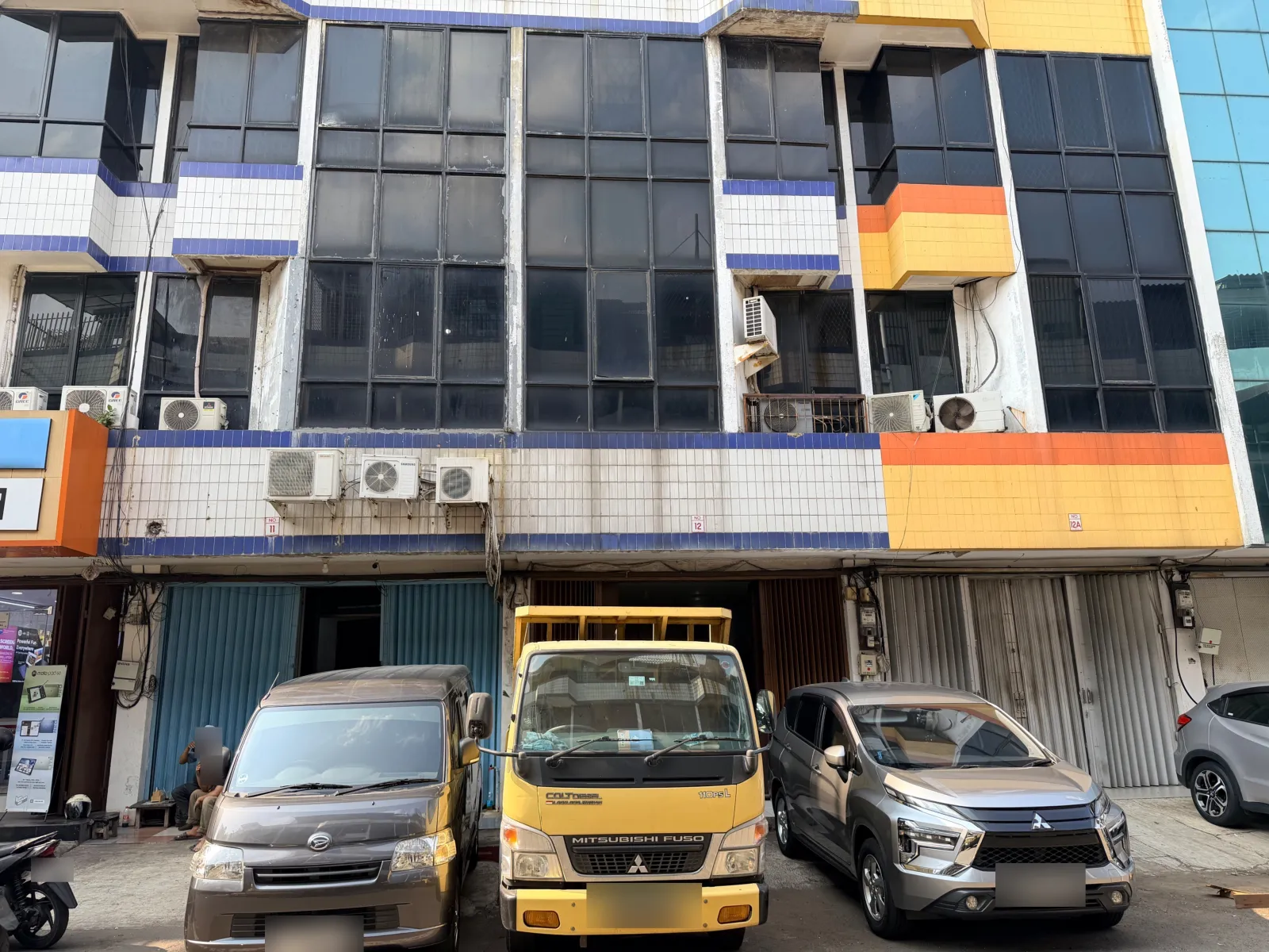 Kantor dan toko PT Avestindo Perdana di Harco Mangga Dua, Jakarta